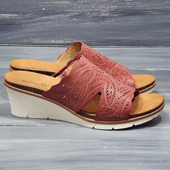 Baretraps Barb Wedge Sandals Size 10 M Chili Red Round Toe Slip On Slide - Picture 6 of 14